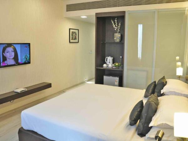 Comfort Inn Sunset : photo 1 de la chambre chambre lit king-size supérieure