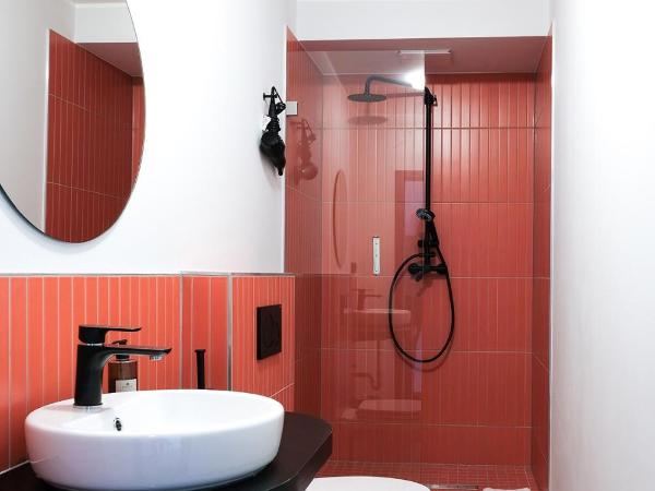 The Dot | 24/7 Checkin : photo 3 de la chambre chambre double avec salle de bains commune