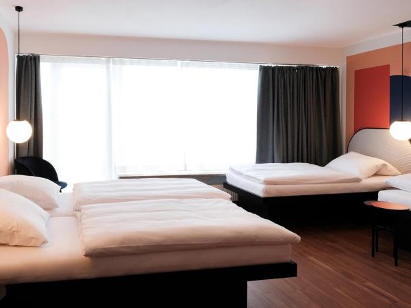 The Dot | 24/7 Checkin : photo 5 de la chambre chambre quadruple avec salle de bains privative