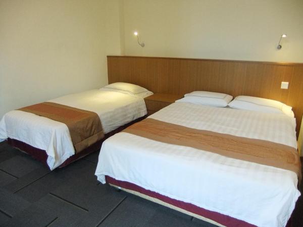 New Cape Inn : photo 2 de la chambre chambre standard lit queen-size et lit simple