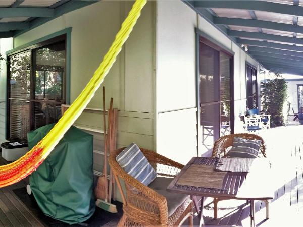 Byron Beach Cabin : photo 8 de la chambre cottage - vue sur jardin