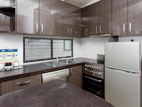 BIG4 Melbourne Holiday Park : photo 3 de la chambre two bedroom deluxe villa (6 berth)