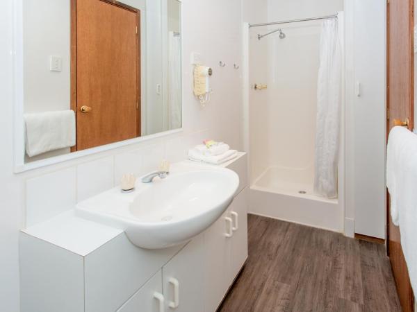 BIG4 Melbourne Holiday Park : photo 4 de la chambre one bedroom superior cottage (2 berth)