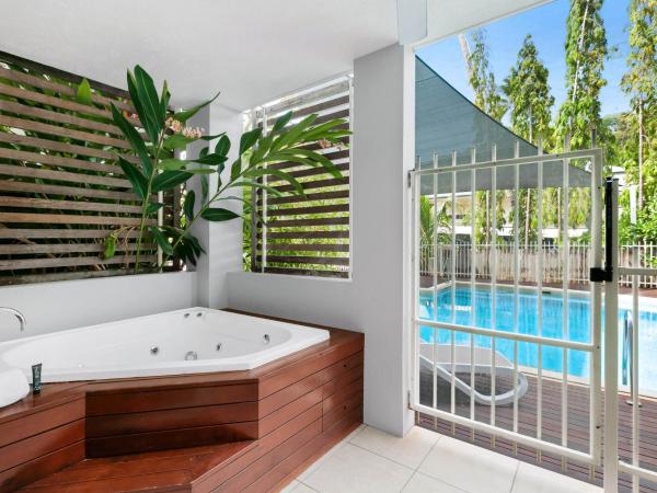 Mantra Aqueous on Port : photo 3 de la chambre spa swim out hotel room