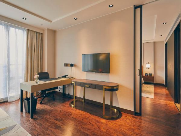 LJZ Supreme Tower Hotel : photo 4 de la chambre suite deluxe