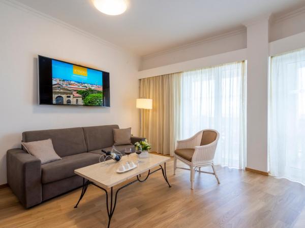 Kydon The Heart City Hotel : photo 6 de la chambre suite junior - vue sur place