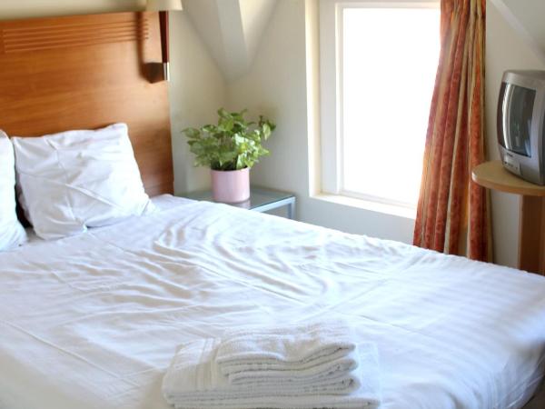 Hotel Isis : photo 7 de la chambre chambre double avec salle de bains privative