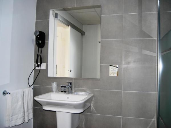 Estudiotel Alicante : photo 5 de la chambre chambre triple