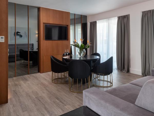 Elia Ermou Athens Hotel : photo 3 de la chambre suite de luxe avec vue sur l'acropole