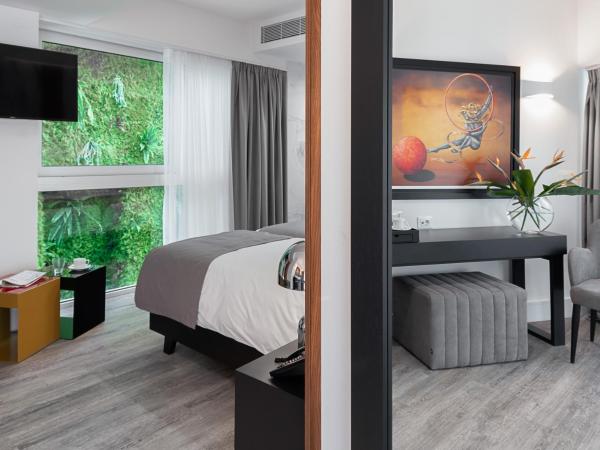 Elia Ermou Athens Hotel : photo 4 de la chambre suite junior avec vue sur l'acropole