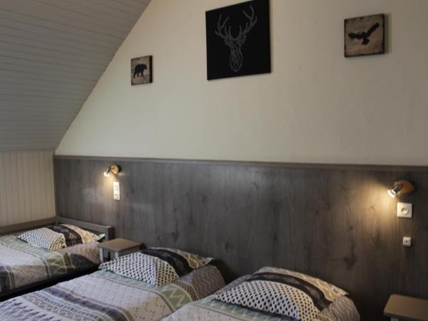 Hotel Valérie : photo 2 de la chambre chambre triple sud - vue sur montagne