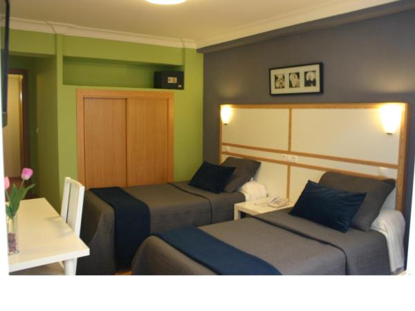 Hostal Mara : photo 5 de la chambre chambre double ou lits jumeaux