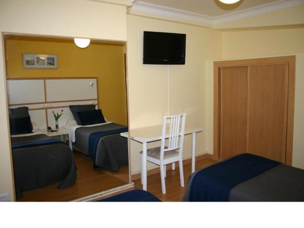 Hostal Mara : photo 4 de la chambre chambre double ou lits jumeaux