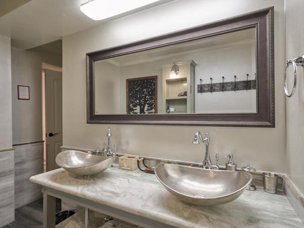 Houston Towers, Downtown Med Ctr, NRG, Adults only : photo 6 de la chambre texas tower suite