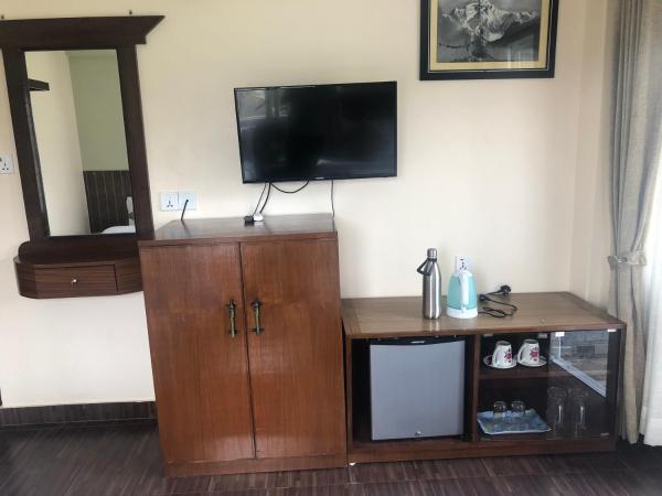 Hotel Guru : photo 8 de la chambre chambre familiale - vue sur montagne