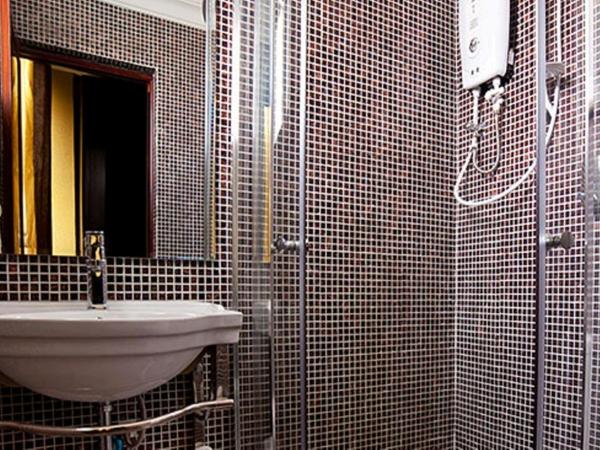 Hotel Valenza : photo 6 de la chambre chambre lits jumeaux de luxe avec fenêtre