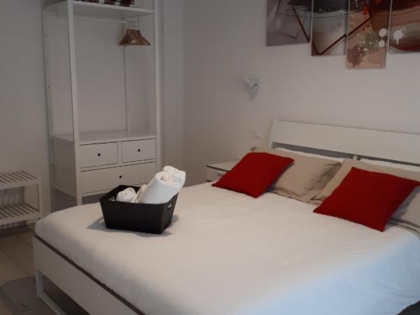 SoleLuna Fiera 6 Rooms : photo 2 de la chambre chambre double avec salle de bains privative