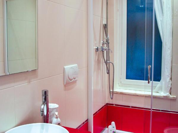 Bb Tube : photo 1 de la chambre chambre double avec salle de bains privative séparée