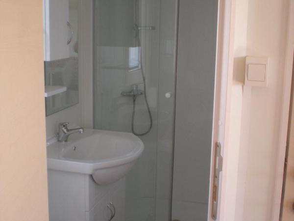 Naturist Mobile Homes Eden in FKK Ulika : photo 1 de la chambre mobile home 2 chambres avec terrasse