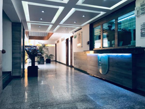 Hotel Mina : photo 7 de la chambre chambre lit queen-size