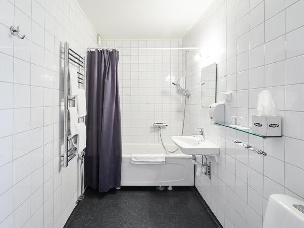 Hotell Västerås : photo 10 de la chambre double or twin room with balcony (room for extrabed)
