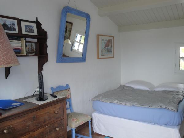 Le Buzet Bleu Bed & Breakfast : photo 5 de la chambre chambre double supérieure avec vue sur le port