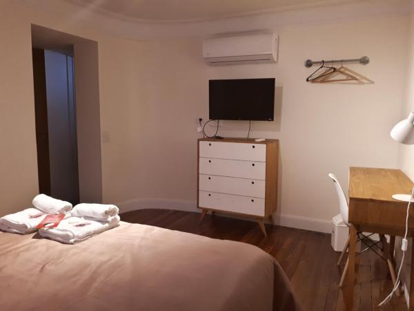 Sabatico Travelers Hostel & Guesthouse : photo 3 de la chambre chambre double deluxe avec douche