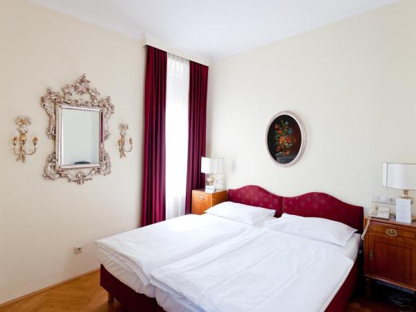 Hotel Regina : photo 9 de la chambre chambre double standard