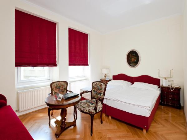 Hotel Regina : photo 8 de la chambre chambre double supérieure