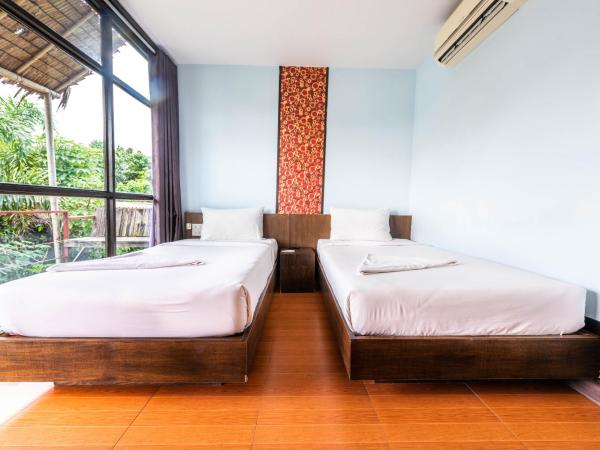 Phi Phi Sea Sky Resort : photo 10 de la chambre bungalow supérieur