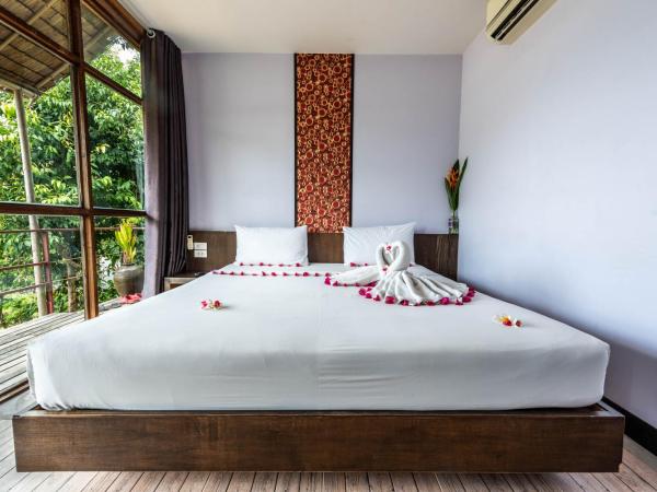 Phi Phi Sea Sky Resort : photo 7 de la chambre bungalow supérieur