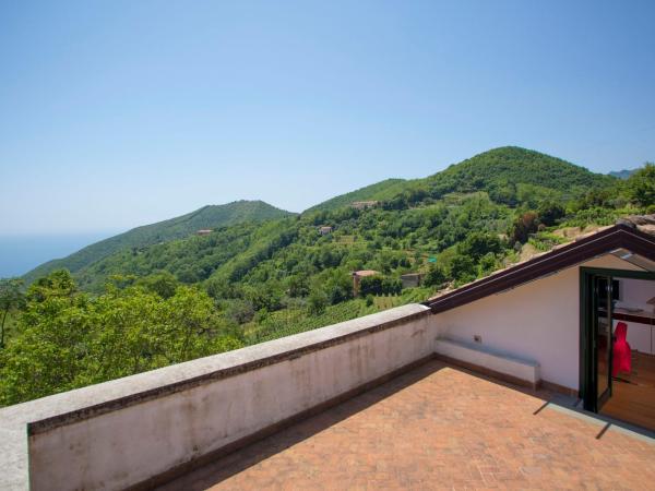 Agriturismo Villa Lupara : photo 5 de la chambre chambre familiale - vue sur mer