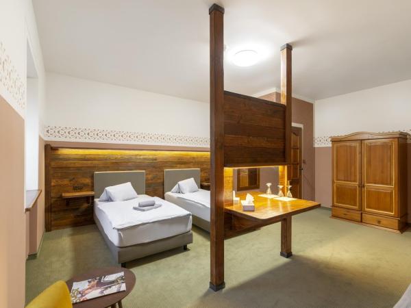 Hotel U Simla : photo 4 de la chambre chambre lits jumeaux avec lit d’appoint - 301