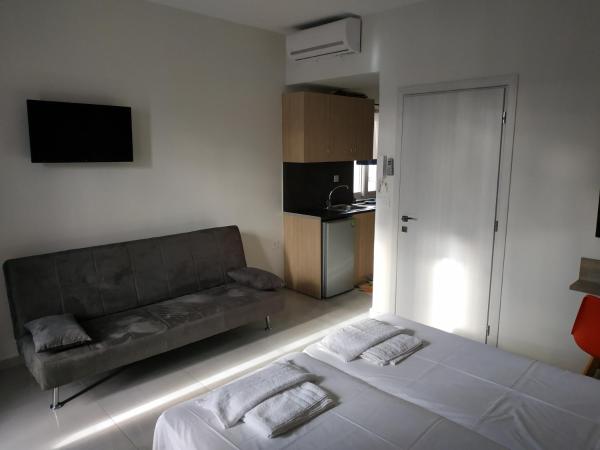 The 3 Brothers' Apts : photo 10 de la chambre chambre lits jumeaux avec balcon