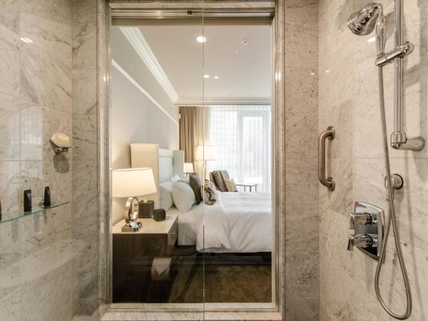 Hôtel Birks Montréal : photo 8 de la chambre chambre deluxe avec 1 lit king-size et terrasse