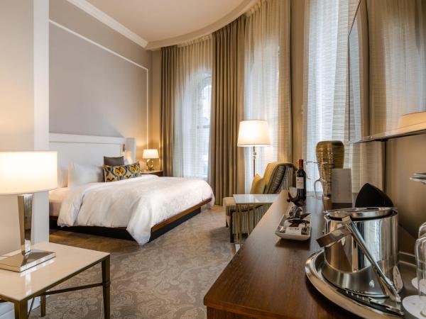 Hôtel Birks Montréal : photo 1 de la chambre hébergement avec 1 lit king-size - vue sur grand montréal