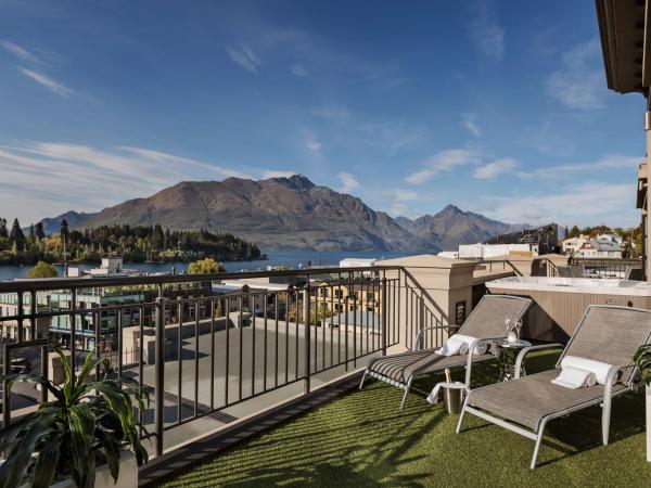 Sofitel Queenstown Hotel & Spa : photo 3 de la chambre penthouse no 10, 1 king bed, lake view, private theatre & outdoor hot tub