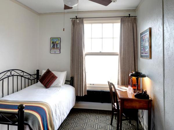 Hotel Congress : photo 3 de la chambre club twin/trundle
