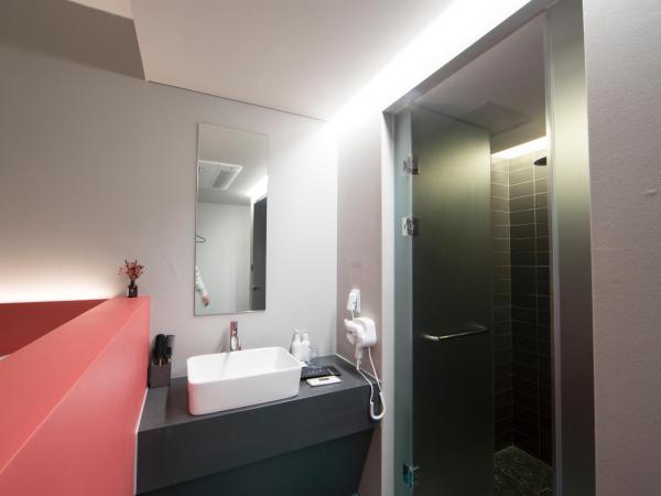 HOTEL H : photo 1 de la chambre chambre lits jumeaux