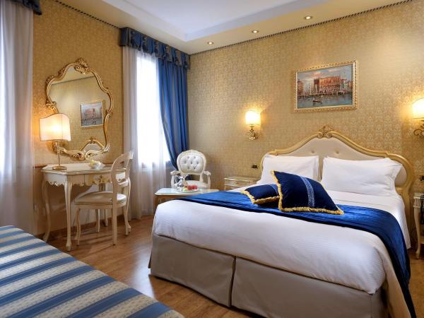 Hotel Olimpia Venice, BW Signature Collection 3sup : photo 2 de la chambre chambre triple classique avec lit queen-size et canapé-lit - non-fumeurs
