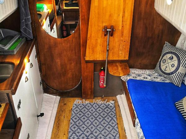 stlocavoile 2, Seuls à bord d un voilier : photo 4 de la chambre cabane