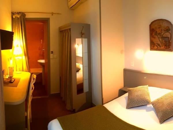 Hôtel du Parc : photo 1 de la chambre chambre double avec toilettes communes