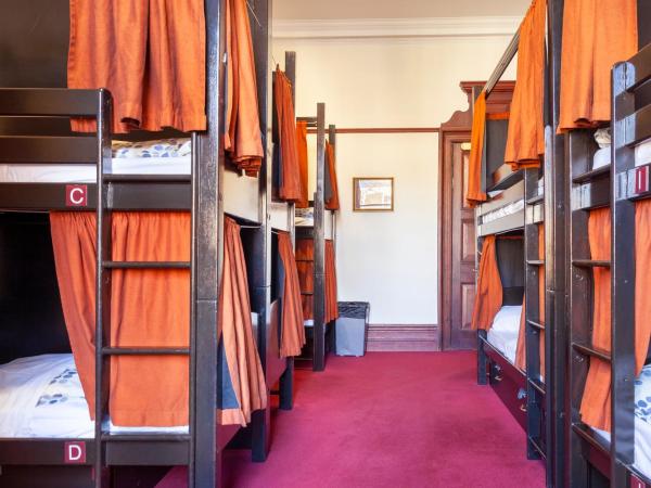 Palmers Lodge Swiss Cottage : photo 2 de la chambre lit dans dortoir mixte de 12 lits