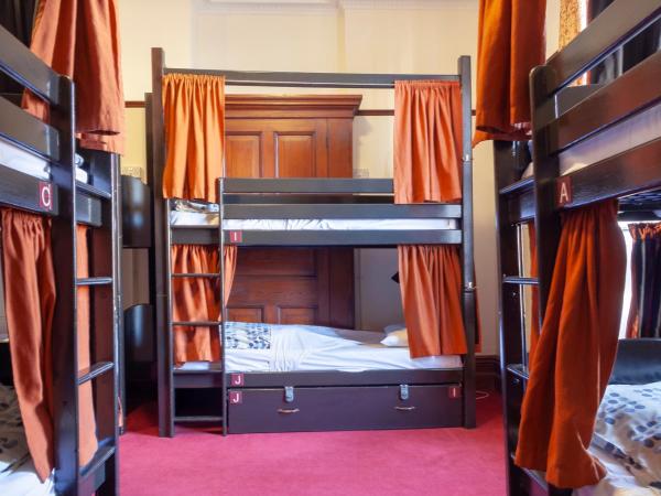 Palmers Lodge Swiss Cottage : photo 2 de la chambre bed in 12-bed female only dormitory room