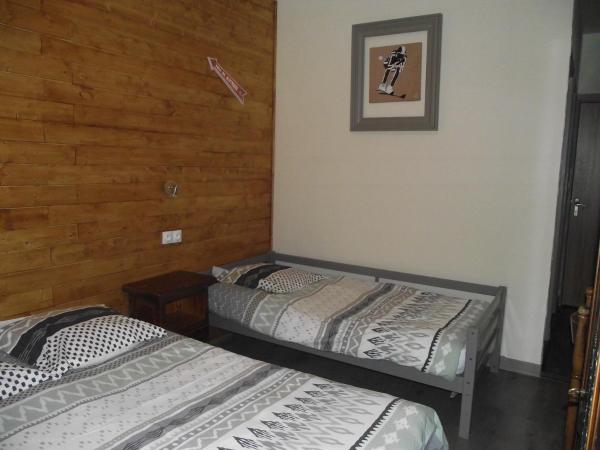 Hotel Valérie : photo 8 de la chambre chambre triple sud - vue sur montagne