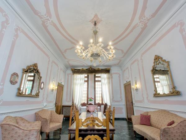 Hotel Mezzo Pozzo : photo 1 de la chambre chambre double avec salle de bains privative séparée