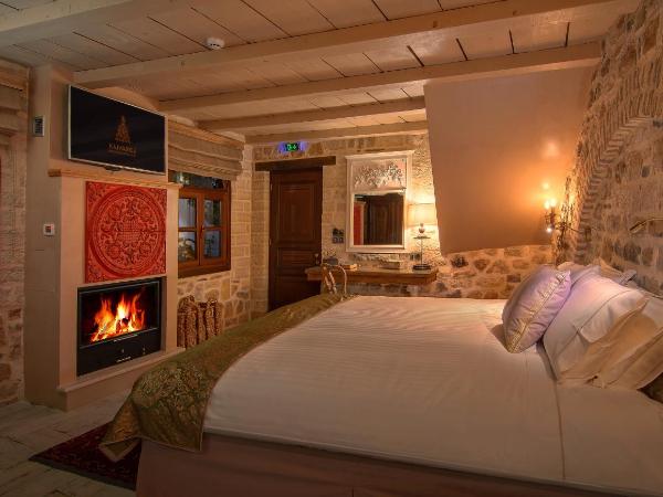 KAMARES Historic Boutique Hotel & Spa : photo 3 de la chambre chambre lit king-size deluxe