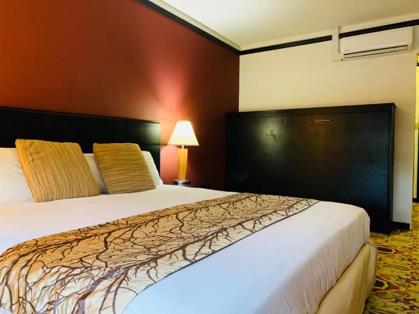 Hotel at the Waldorf : photo 4 de la chambre chambre lit king-size deluxe