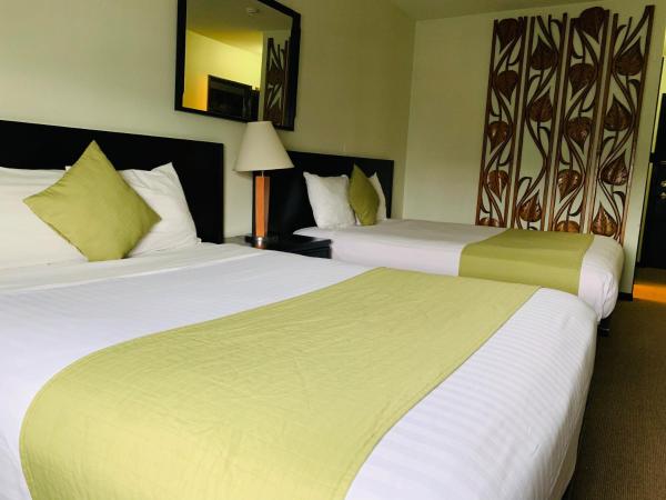 Hotel at the Waldorf : photo 4 de la chambre chambre avec 2 grands lits queen-size