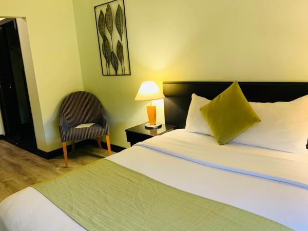 Hotel at the Waldorf : photo 4 de la chambre chambre lit queen-size